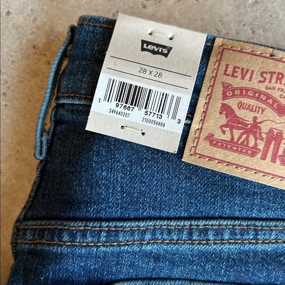 NWT Levi’s Wedgie Straight Blue Women's Jeans size 28 - Picture 6 of 7